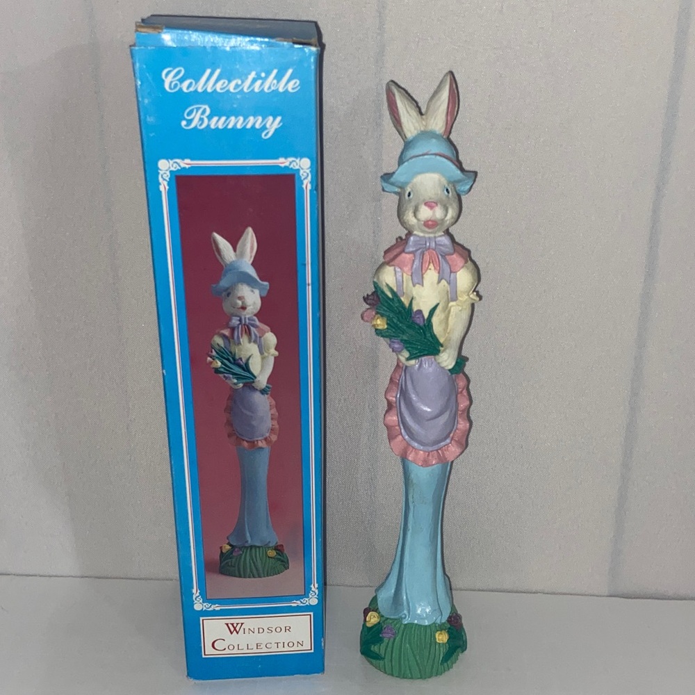 Vintage Windsor collection collectible bunny figurine